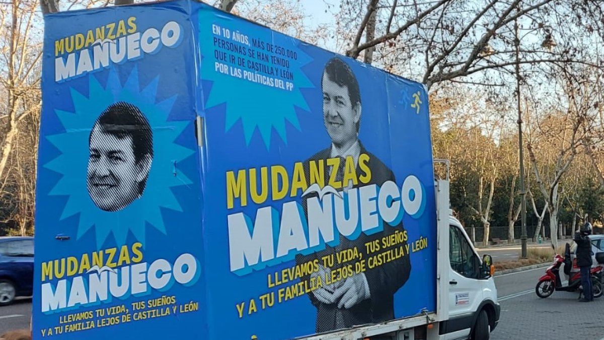 Camión de 'Mudanzas Mañueco'. - EM
