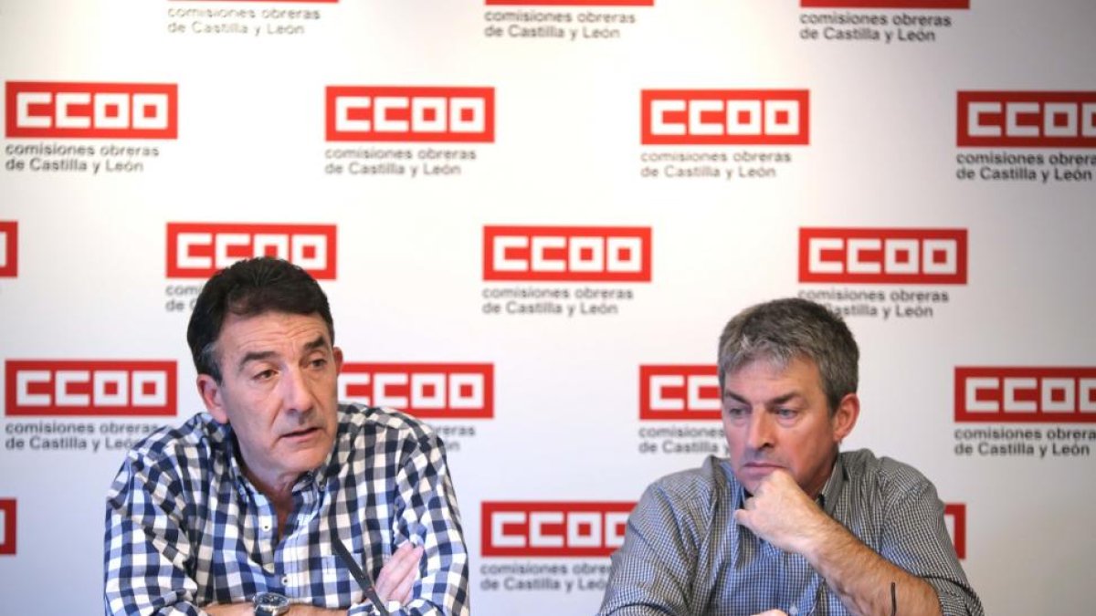 El secretario general de CCOO, Ángel Hernández, y el secretario de Organización y Comunicación de la formación, Luis Fernández Gamazo.-ICAL