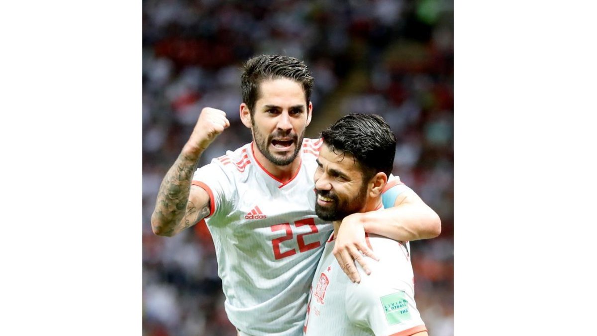Isco y Costa celebran un gol-DIEGO AZUBEL
