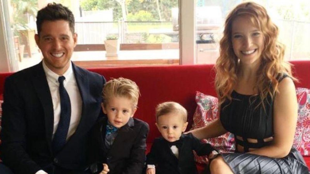 La esposa de Michael Bublé habla de la salud de su hijo Noah.-