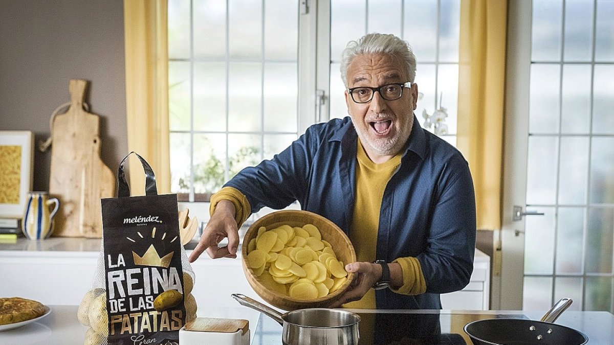 El actor y humorista leonés Leo Harlem es la nueva imagen de la empresa de patatas Meléndez con sede en Medina del Campo (Valladolid). / LA POSADA.