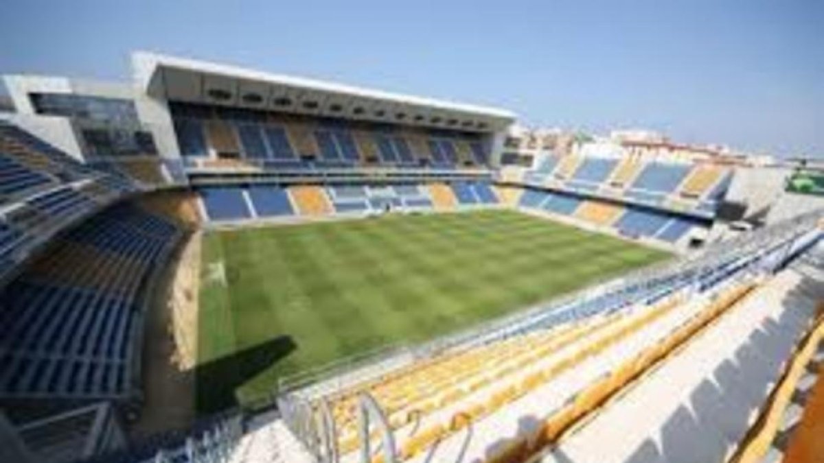 El estadio gaditano Ramón de Carranza.-EL PERIÓDICO