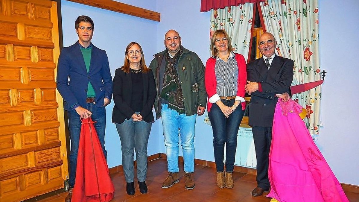 Maldonado, Henar González, Jesús Pérez, Ana Catalina y Santiago Castro.-J. SALVADOR