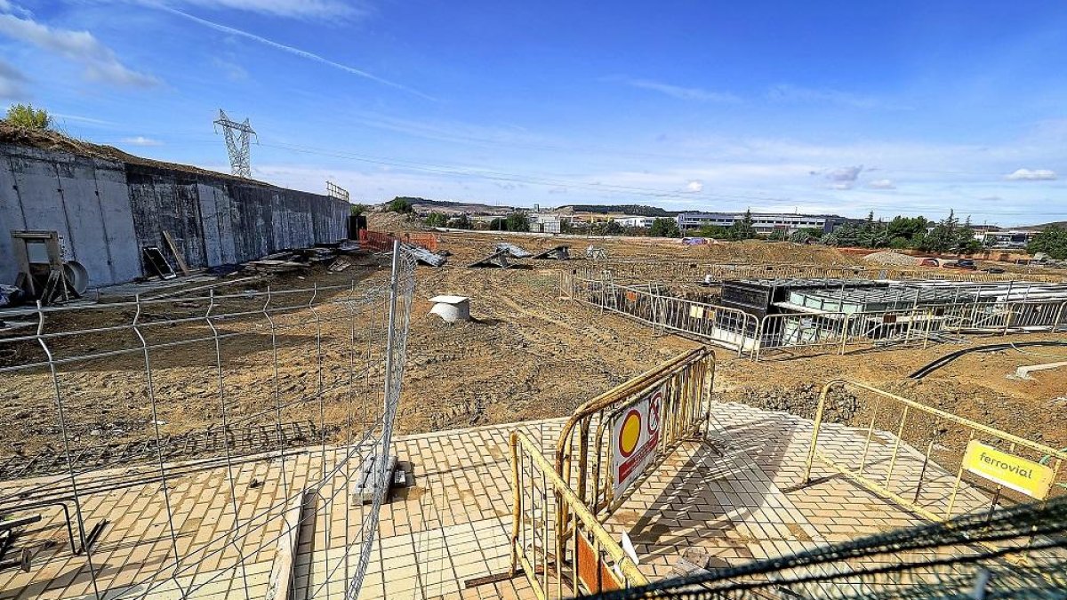 Imagen de las obras que se están llevando a cabo en el cementerio de Las Contiendas, en el marco de su octava fase.-M.Á. SANTOS (PHOTOGENIC)