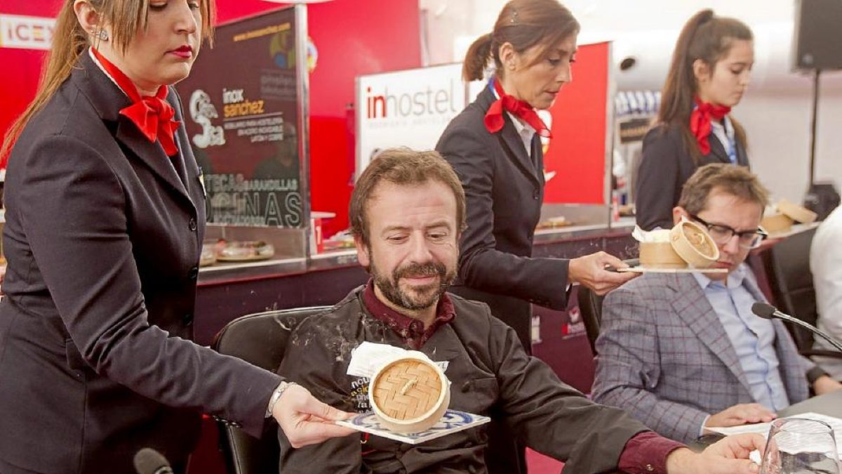 El chef Nacho Manzano, ganador de dos estrellas Michelín, preside del jurado .-J.M. Lostau