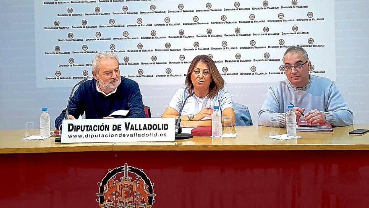 Pedro Pablo Santamaría, Teresa López y Javier González Trapote ayer, en rueda de prensa.-EL MUNDO