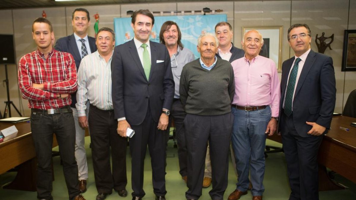 El consejero de Fomento y Medio Ambiente, Juan Carlos Suárez-Quiñones, firma el Programa Rehabitare con seis ayuntamientos de la provincia de Zamora-ICAL