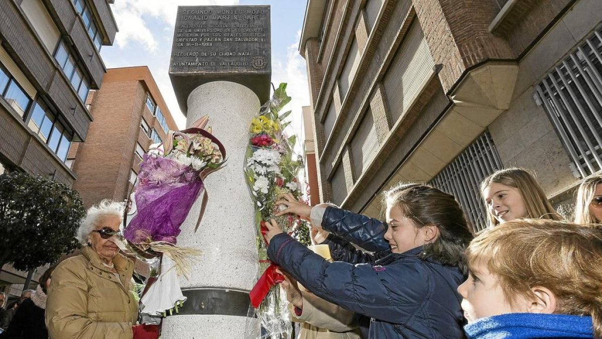 Homenaje en Valladolid a los jesuitas asesinados en El Salvador. MIGUEL Á. SANTOS / PHOTOGENIC