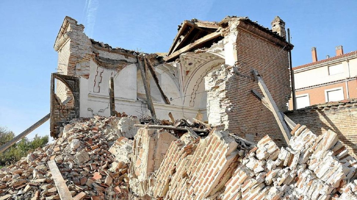 Estado de la capilla tras el derrumbe en noviembre-Santiago G. Del Campo