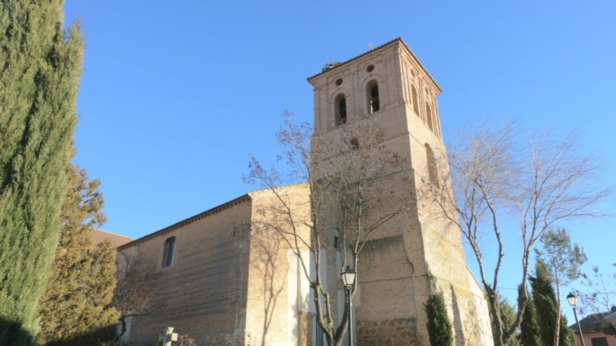 Iglesia de Ceinos de Campos, donde acudió con un arma. E.M.