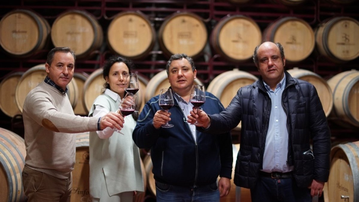 Los hermanos Juan Antonio, Pilar, Miguel y Sergio Vaquero, en las instalaciones de Bodegas Sinfo. E.M.