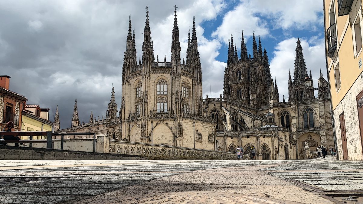 Concha que marca el paso del Camino de Santiago por la ciudad de Burgos con su magnífica Catedral al fondo. ARCHIDIÓCESIS DE BURGOS