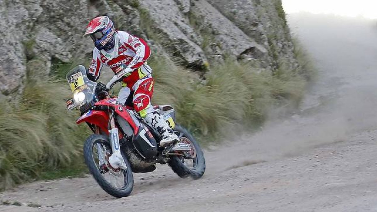 El piloto castellonense Joan Barreda (Honda), durante la tercera etapa del Dakar 2015.-Foto: AMV