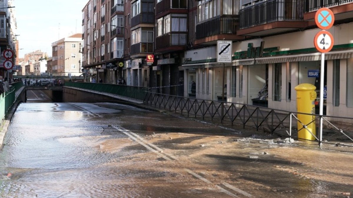 Un reventón de agua obliga a cortar el túnel de Vadillos en Valladolid, en una imagen de archivo. -E.M.
