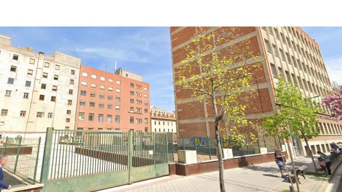 Parcela donde estará ubicada el centro, en la calle José María Lacort .GSV