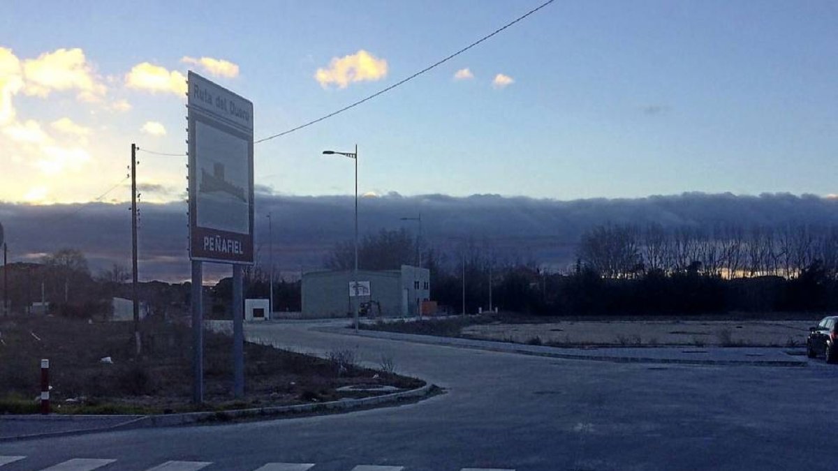 Acceso a la primera fase del polígono La Azucarera de Peñafiel-A.P.