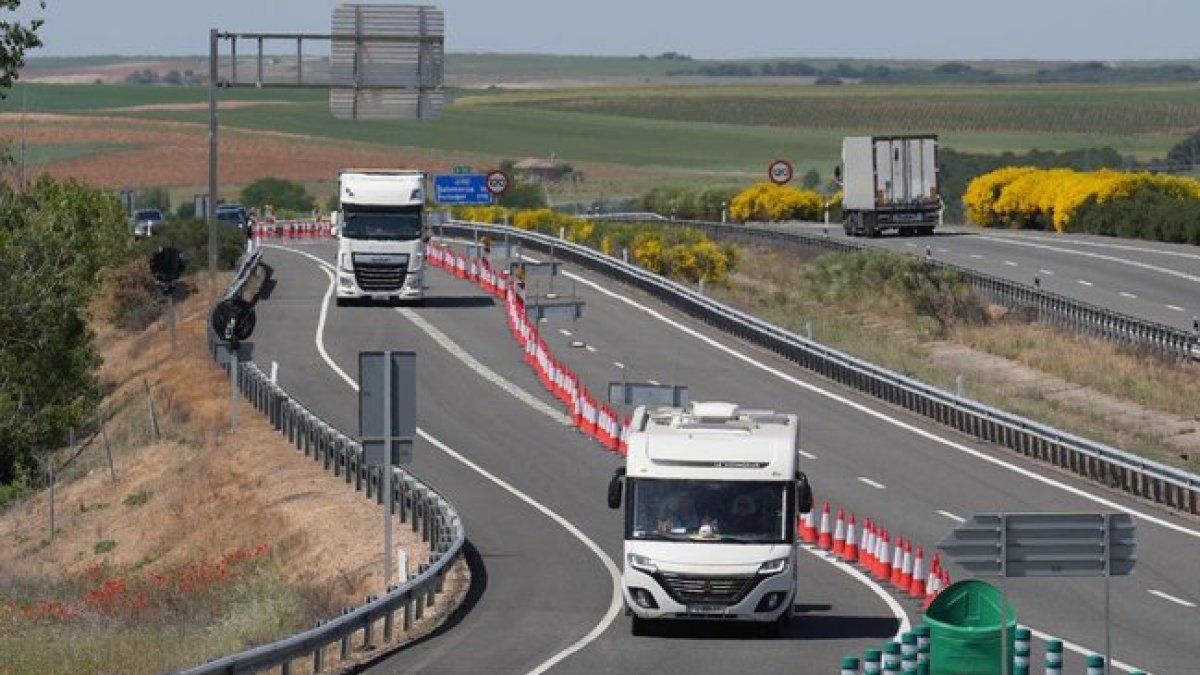 Obras en la A-62 entre Alaejos y Pollos en sentido Valladolid - J.M. LOSTAU