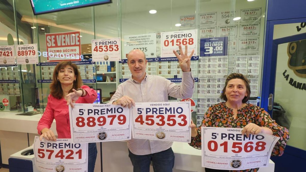 La 'Rana de Oro de Río Shopping celebra los cuatro quintos premios de la Lotería de Navidad 2023. -PHOTOGENIC