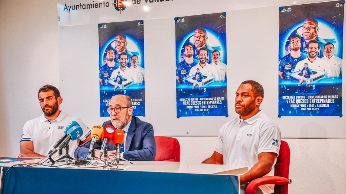 Diego Merino, Valentín-Gamazo y Gavidi, en la presentación de la final de Copa. / EL MUNDO