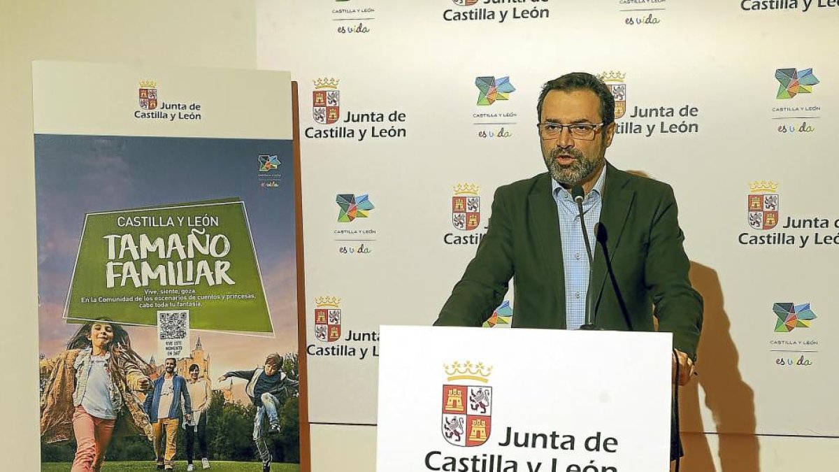 Javier Ramírez, director general de Turismo de la Junta, durante la presentación del balance de Fitur.-E.M.