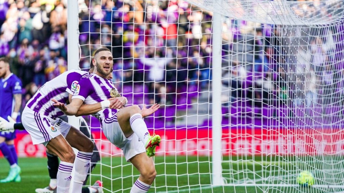 Weissman celebra un tanto logrado ante el Oviedo. / I. SOLA / RV