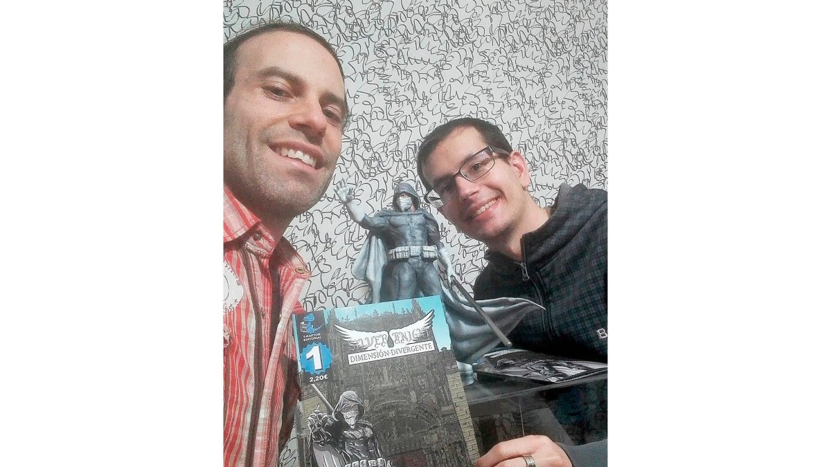 El ilustrador Javier Monja y el escritor Frank Peñas presentan el primer número de ‘Silver Knight’