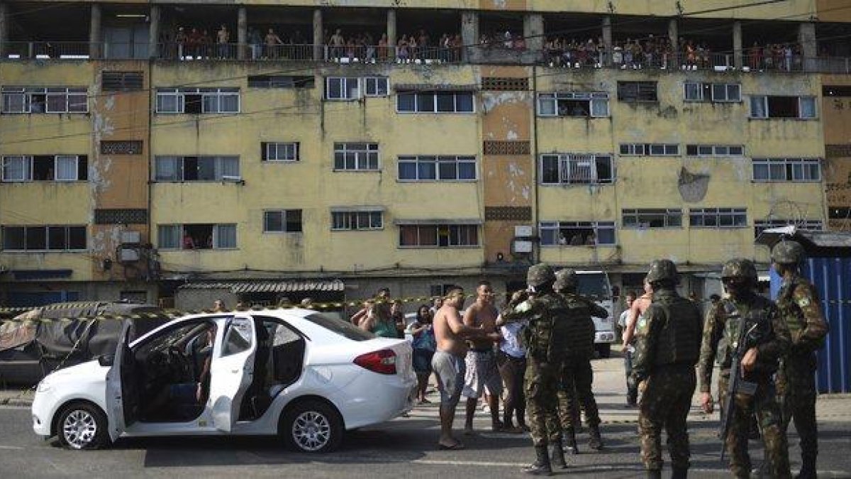Militares del ejército brasileño, pertenecientes al Comando Militar del Este, hicieron uso indebido de su poder.-AP