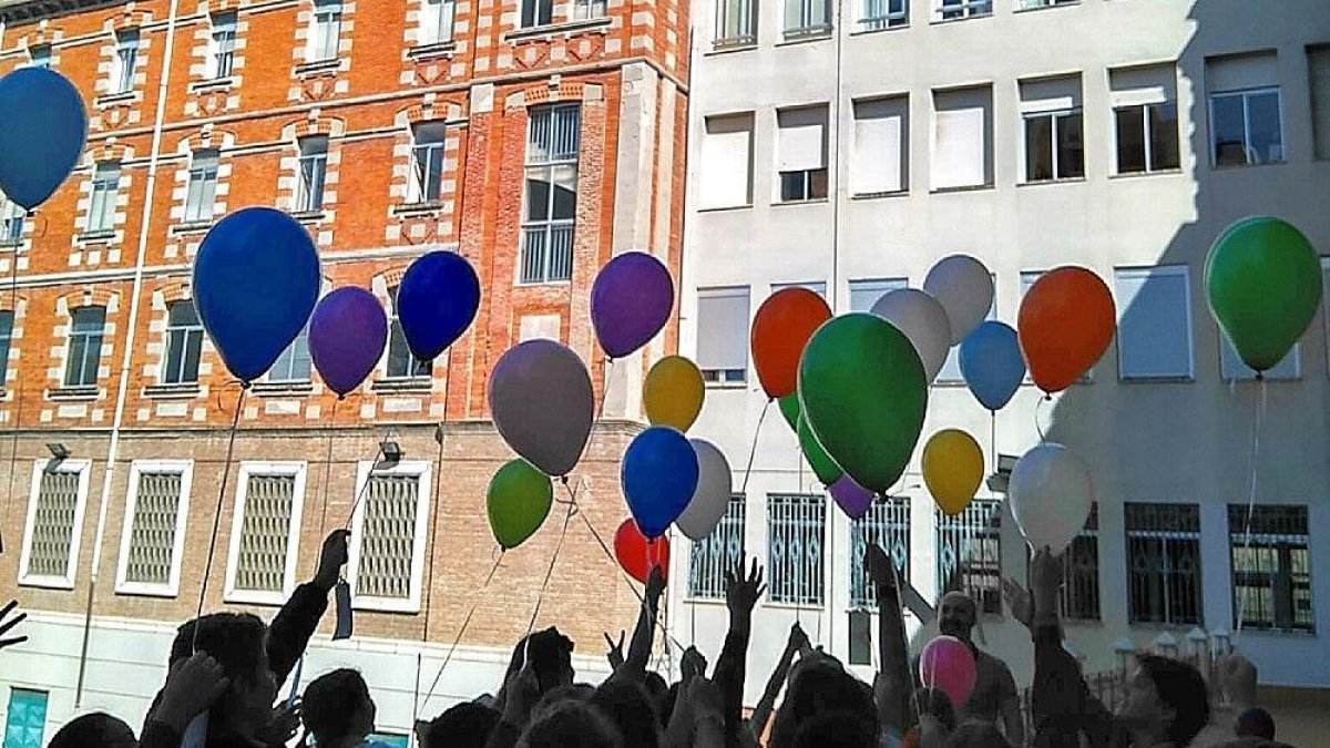 Alumnos del Colegio Nuestra Señora de Lourdes realizan una de las actividades.-E.M.