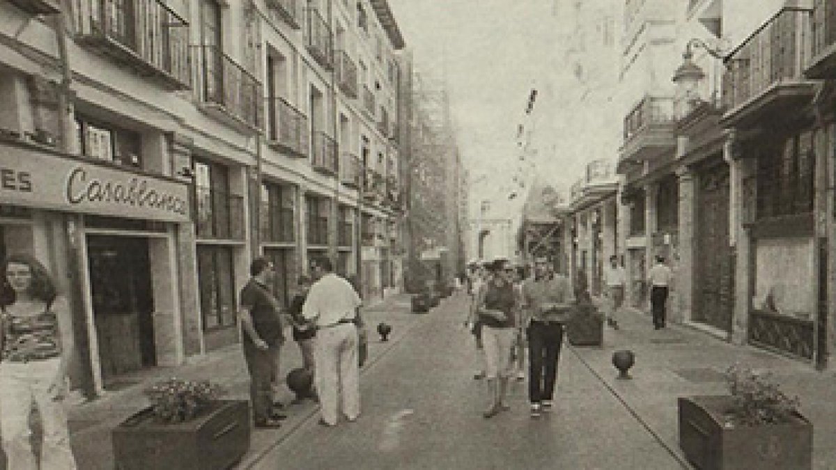 Cine Casablanca en la calle Platerías. / J. M. LOSTAU
