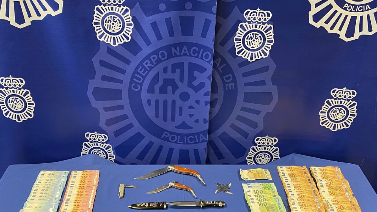 La Policía Nacional desarticula un punto de venta de droga en la calle Cigüeña de Valladolid. | ICAL