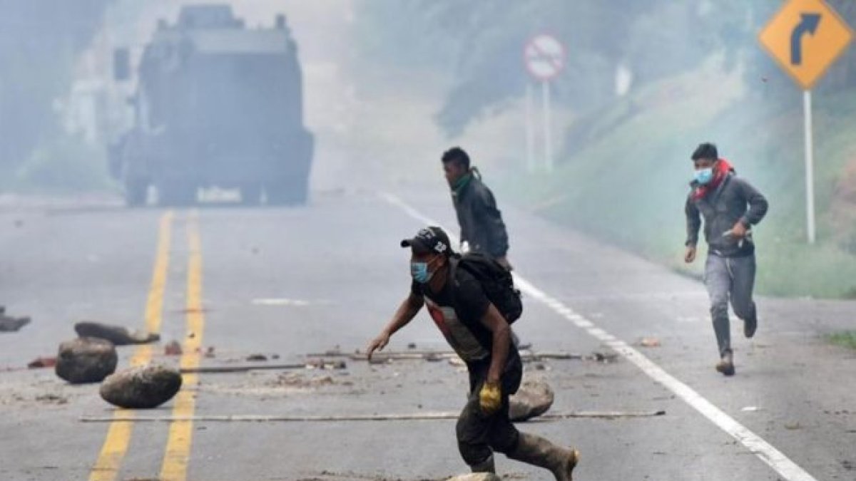 Las protestas indígenas en Colombia se han tornado violentas.-EFE