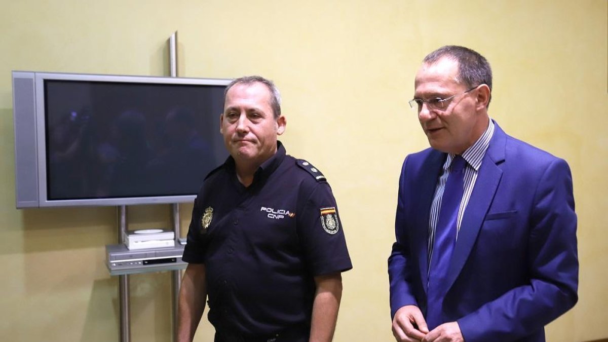 El subdelegado del Gobierno, Ángel Blanco y Guillermo Vara, Jefe Accidental de la Comisaría de Policía de Zamora, han informado de nuevos detalles sobre el presunto asesinato ocurrido en Zamora.-ICAL