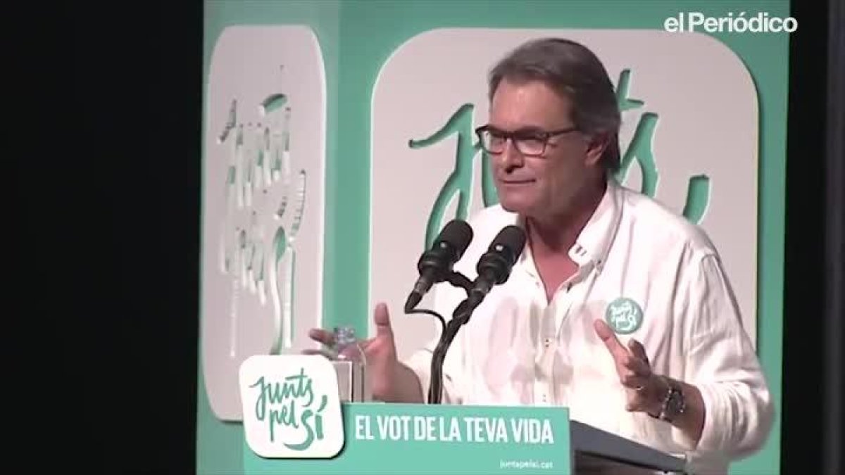 Artur Mas, durante su intervención en un mitin de JxSí, en septiembre del 2015 en LHospitalet de Llobregat, durante la campaña del 27-S.-EL PERIÓDICO