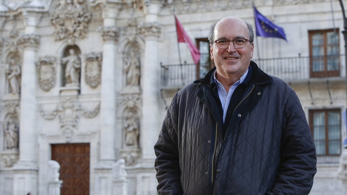 José Ramón González García, profesor y candidato a rector de la UVa .  J.M. LOSTAU