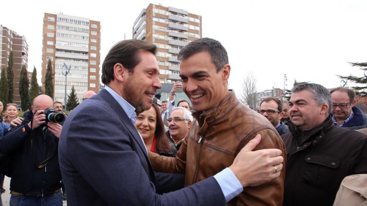 El alcalde de Valladolid, Óscar Puente, junto a Pedro Sánchez-ICAL