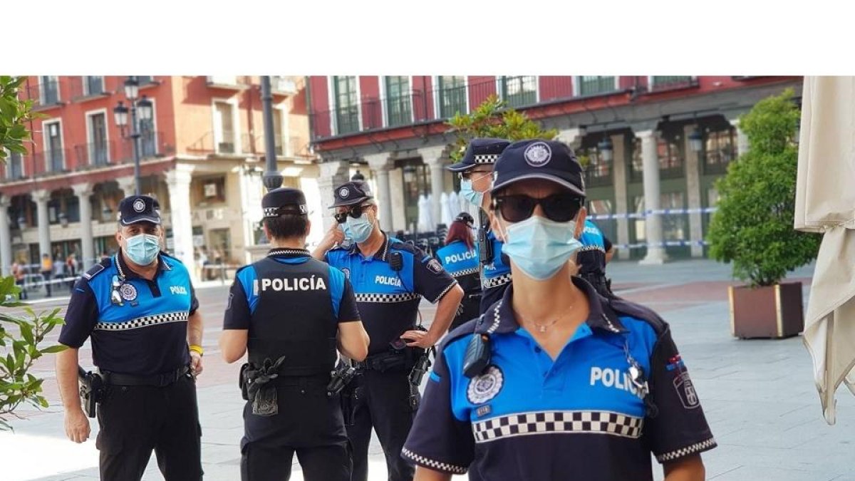 Agentes de la Policía Local de Valladolid.- E. M.