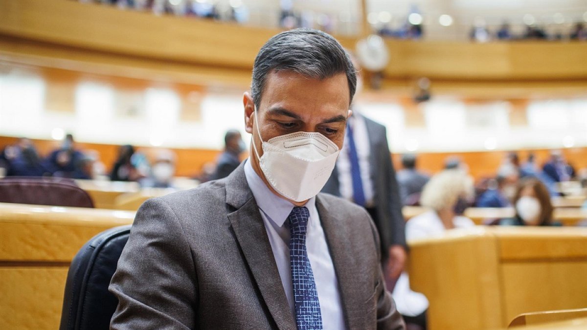 El presidente del Gobierno, Pedro Sánchez, en un pleno en el Senado, a 15 de febrero de 2022, en Madrid (España). - Europa Press