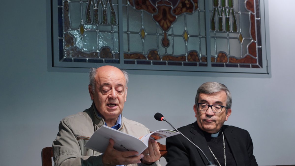El arzobispo de Valladolid, Luis Argüello, y el delegado de Misiones, Javier Carlos Gómez, presentan el Día Mundial de las Misiones, DOMUND, e informan del trabajo de los misioneros vallisoletanos y de lo recaudado en Valladolid. Ical