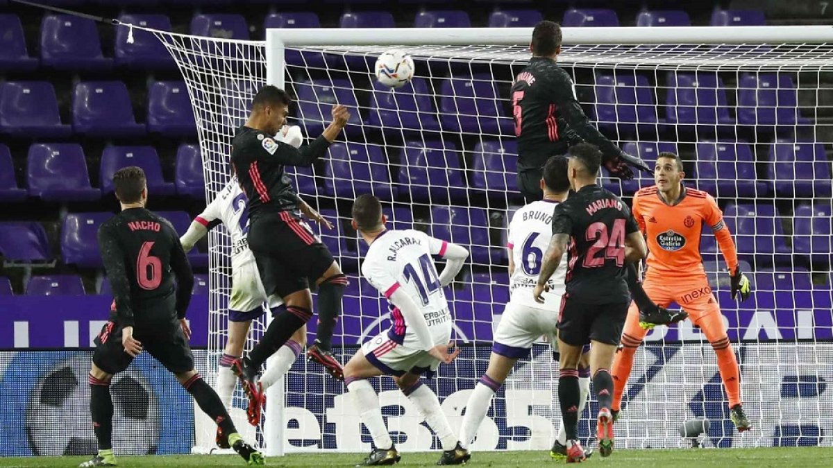 Imagen del último enfrentamiento del real Valladolid ante el Real Madrid en Zorrilla que se saldó con 0-1 con gol de Casemiro. / EM