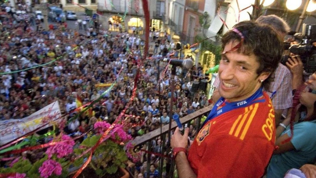 Capdevila es homenajeado en Tàrrega tras ganar el Mundial con España en el 2010.-EFE / LAURENT SANSEN