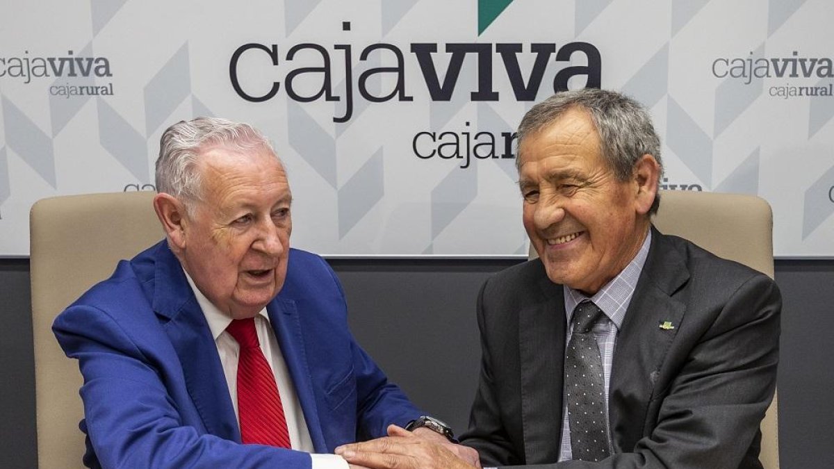 Pedro García Romera y Gabriel Alonso firmaron ayer en Burgos los términos del acuerdo. Pedro García Romera y Gabriel Alonso firmaron ayer en Burgos los términos del acuerdo.-RAÚL OCHOA
