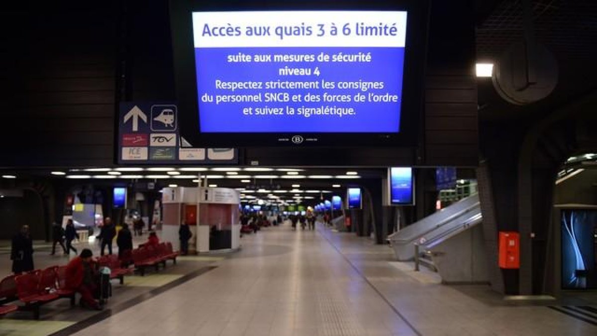 La principal estación de tren de Bruselas, vacía.-AFP / EMMANUEL DUNAND