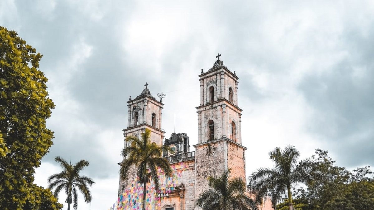 Valladolid , Yucatán, es una ciudad  en el interior de esta península mexicana, que fue fundada en 1527. -E.M