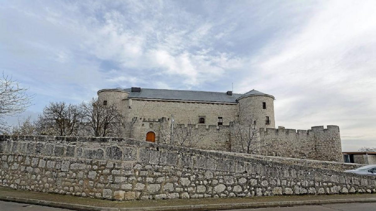 Vista exterior del Archivo, con las obras a punto de culminar.-Miguel Ángel Santos