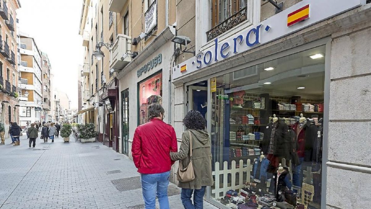 Tienda de Solera en Valladolid.-M. Á. Santos