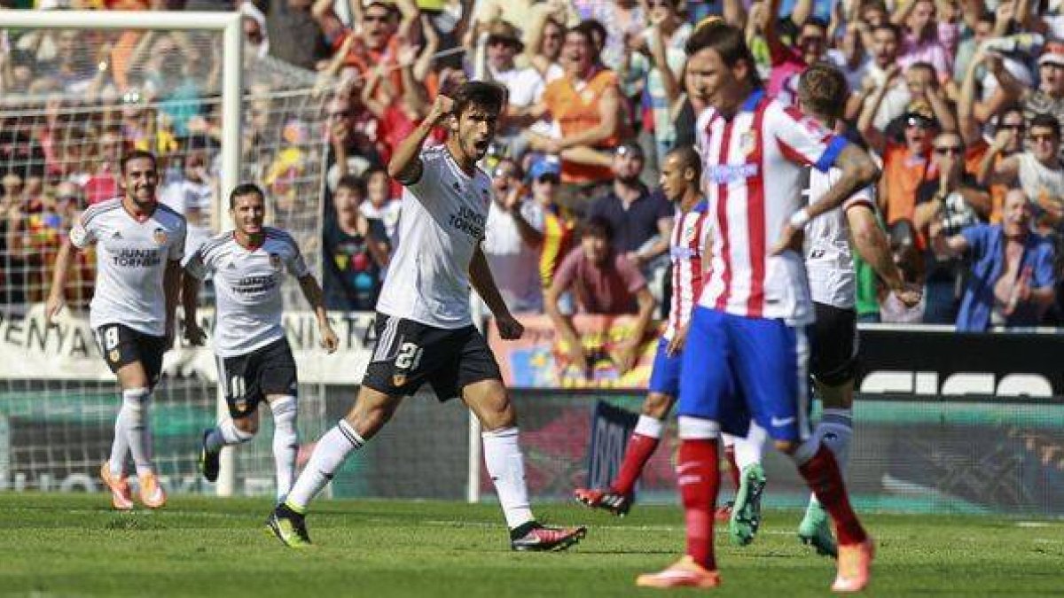 André Gomes, eufórico tras marcar ante el Atlético.-Foto: MIGUEL LORENZO