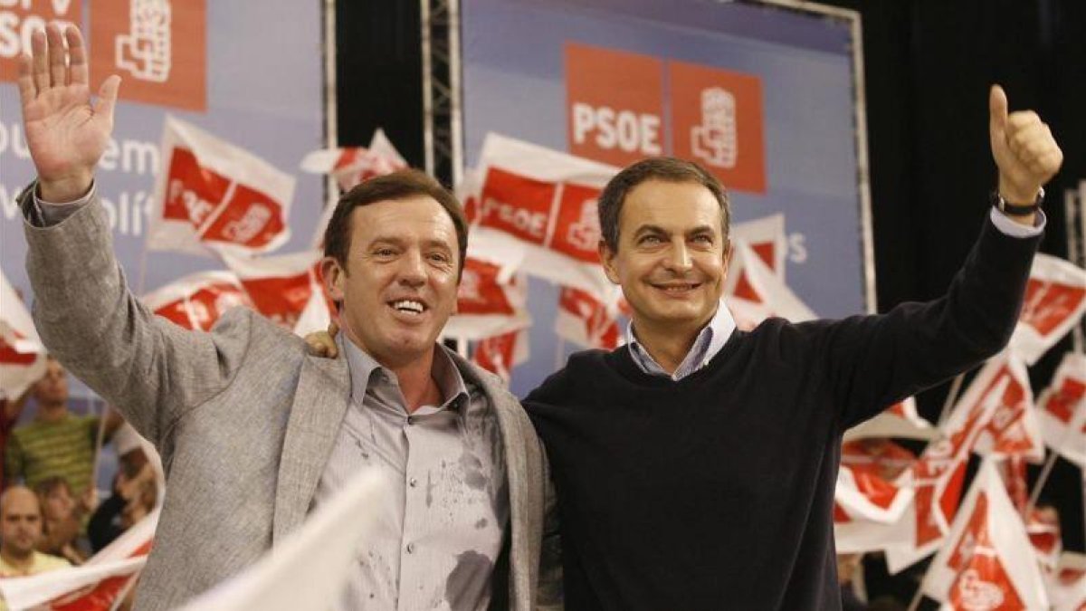 Joan Ignasi Pla y José Luis Rodríguez Zapatero en un acto de campaña del PSPV.-MIGUEL LORENZO