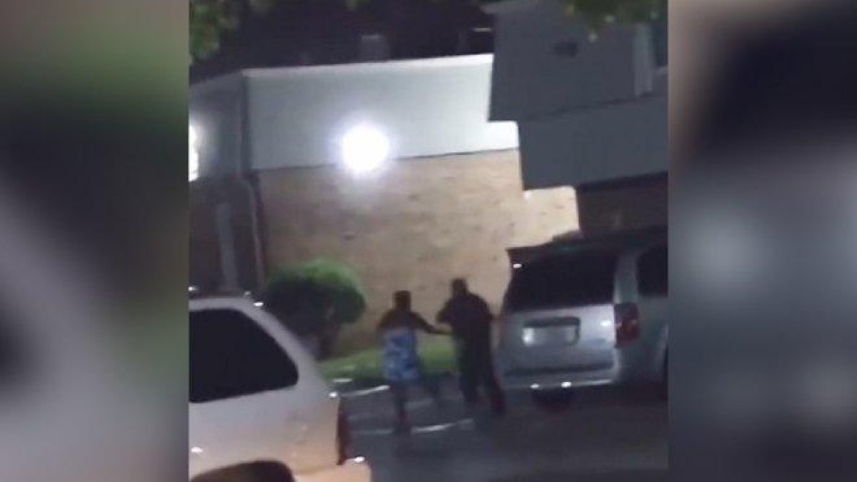 Captura del vídeo de la actuación policial en Texas.-TWITTER
