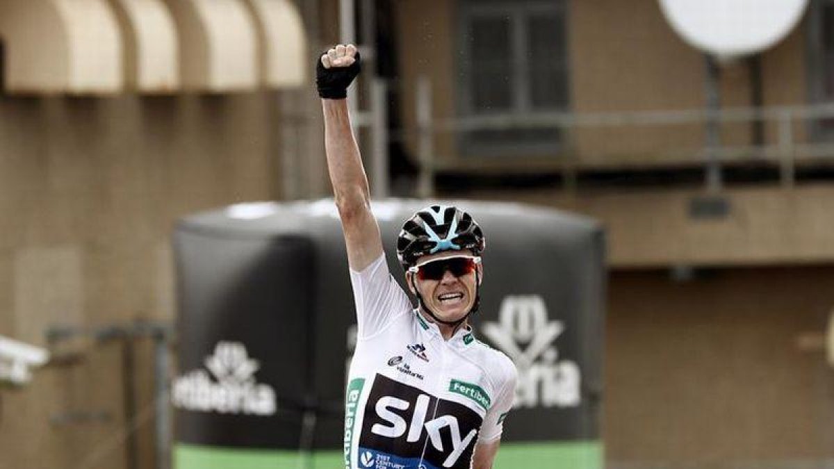 El ciclista británico del equipo Sky,Chris Froome se ha proclamado el vencedor de la undécima etapa de la Vuelta Ciclista a España 2016.-EFE