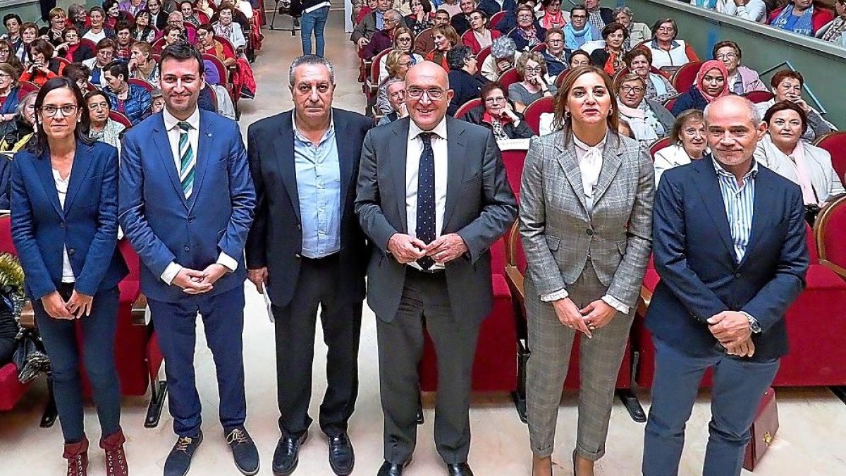 Noelia García, David Esteban, Adolfo Alonso Ares, Jesús Julio Carnero, Inmaculada Toledano y Víctor Caramanzana.-E. M.